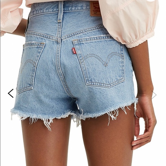 Levi’s high waisted shorts (never been worn!) - Picture 2 of 2